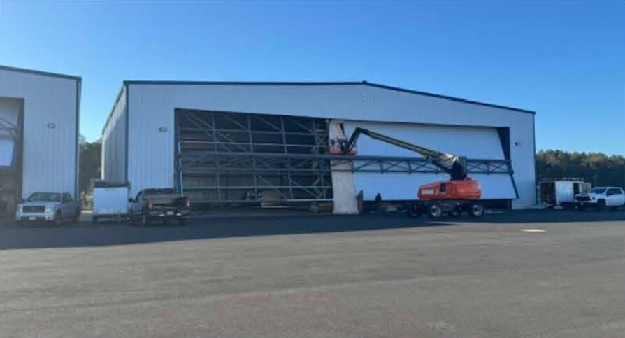 More Photos Of 5188 W Military Hwy, Chesapeake Flex For Lease