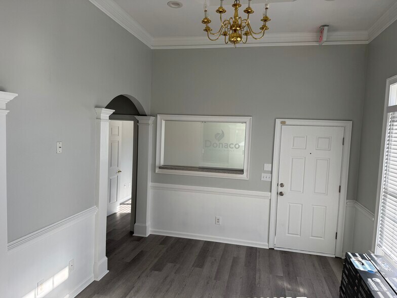 More Photos Of 2230 Towne Lake Pky, Woodstock Office For Lease