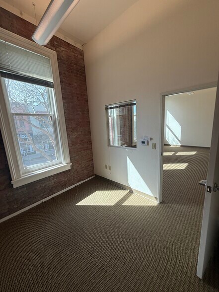 More Photos Of 601-605 Main St, Woodland Office For Lease