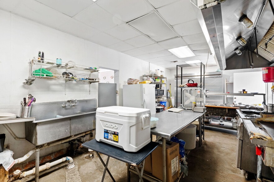 More Photos Of 1103 Pleasanton Rd, San Antonio Storefront Retail Residential For Sale