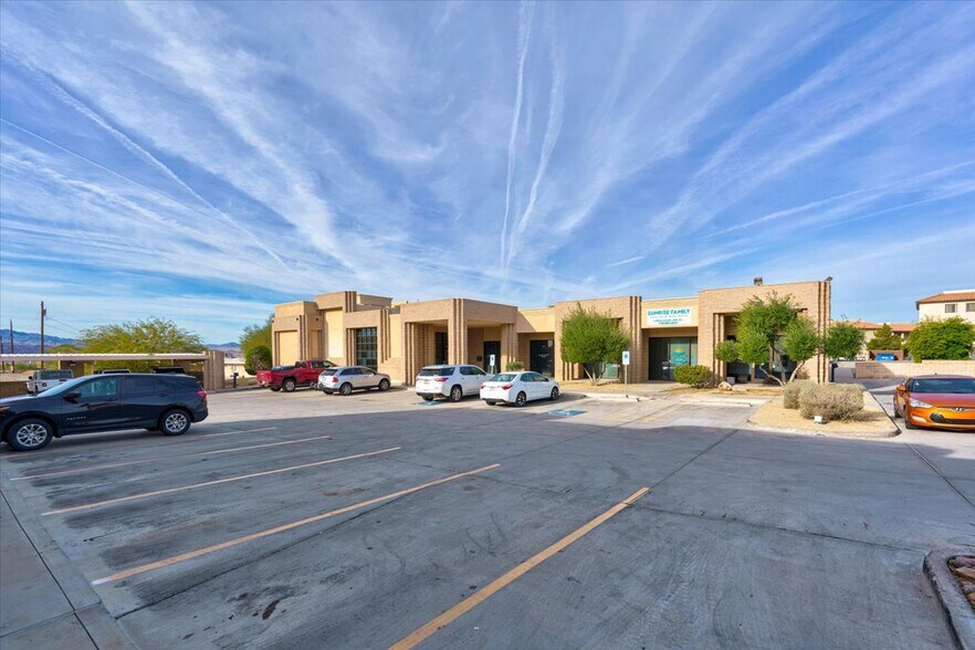 More Photos Of 2035 Mesquite Ave, Lake Havasu City Medical For Sale