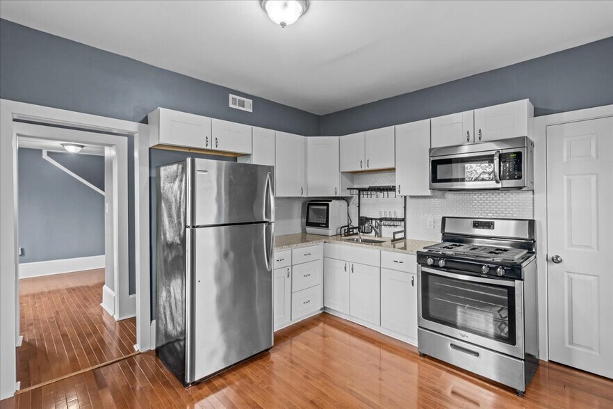 More Photos Of 816 Collings Ave, Collingswood Apartments For Sale