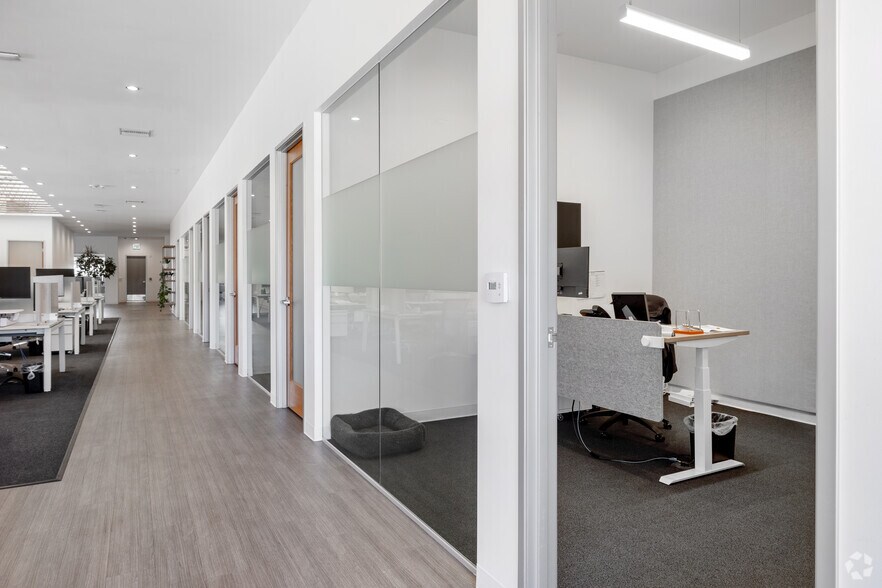 More Photos Of 3733 Motor Ave, Los Angeles Office For Lease