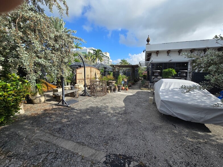 More Photos Of 102 N Federal Hwy, Dania Restaurant For Lease