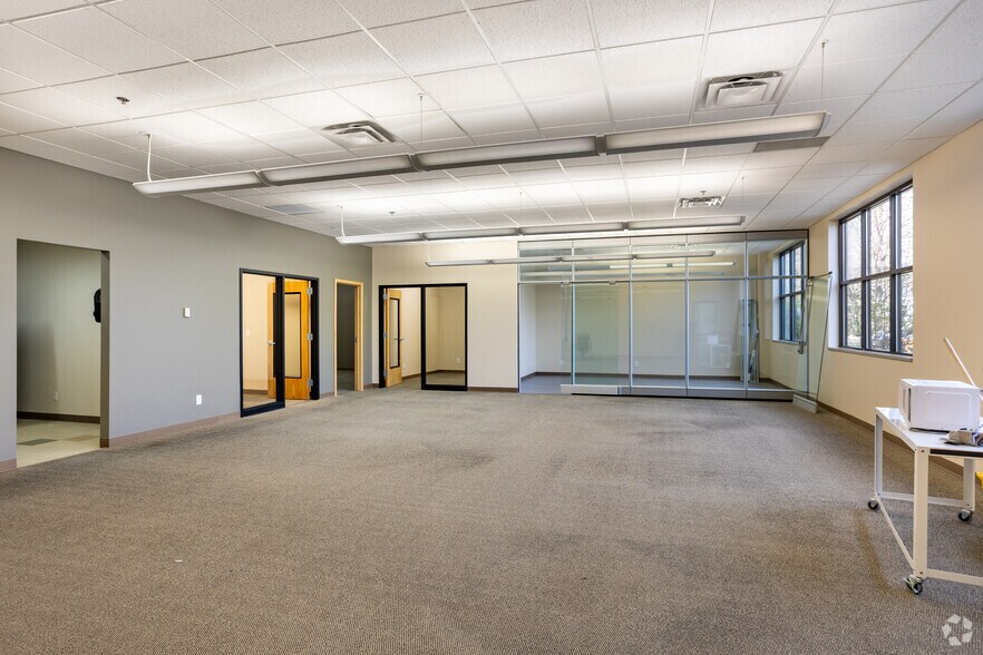 More Photos Of 2051 Dogwood St, Louisville Research And Development For Lease
