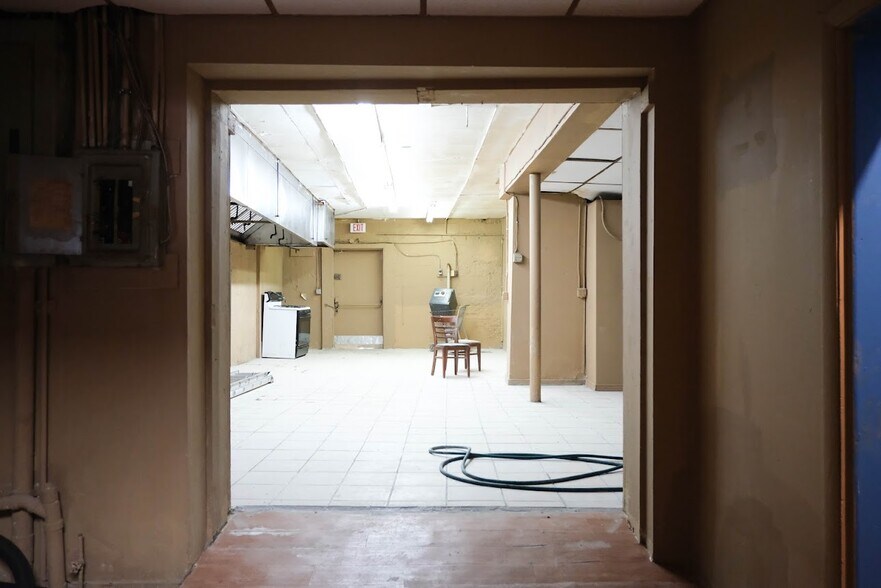 More Photos Of 985 S Clinton Ave, Rochester Restaurant For Sale