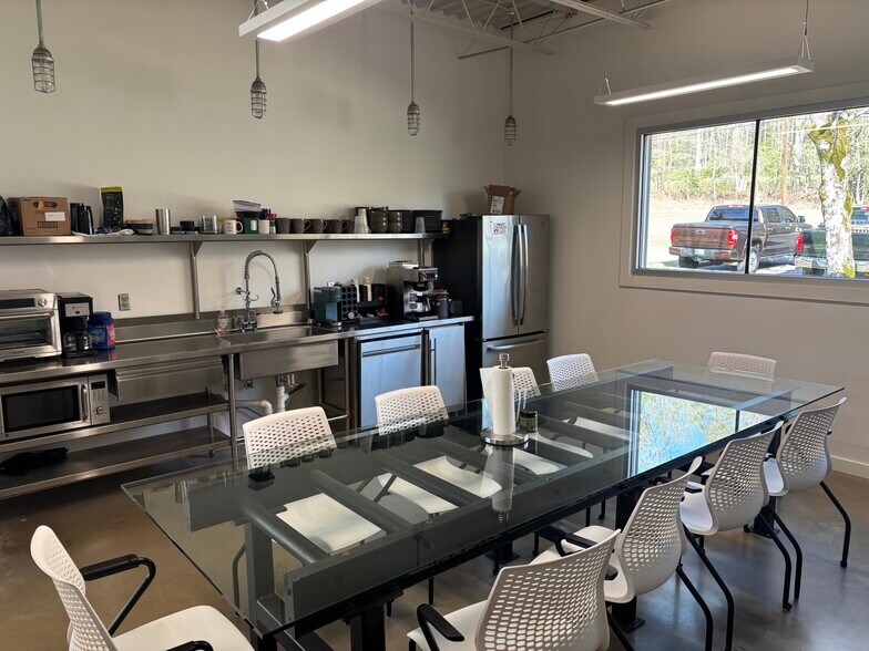 More Photos Of 2511 Ruffner Rd, Birmingham Warehouse For Sale