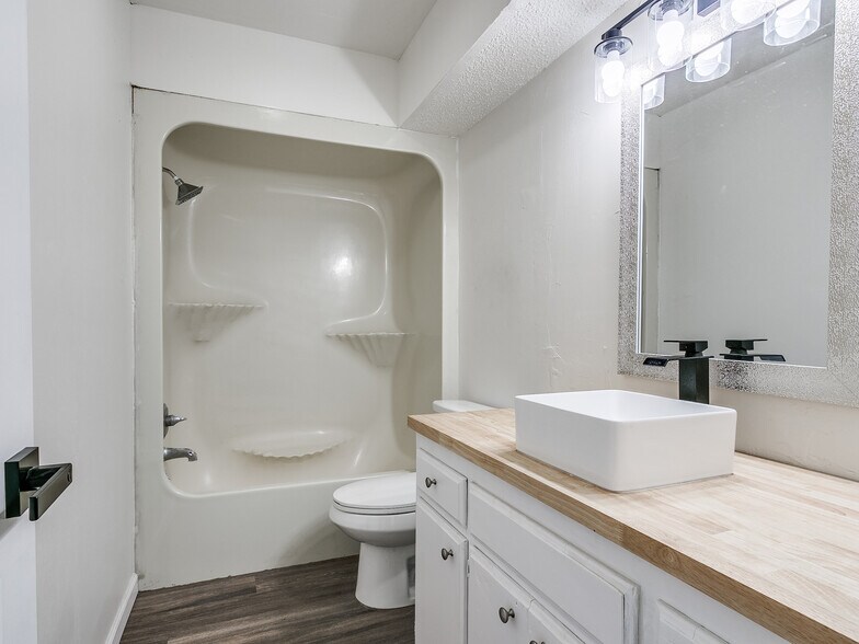 More Photos Of 3304 SW 40th St, Oklahoma City Apartments For Sale