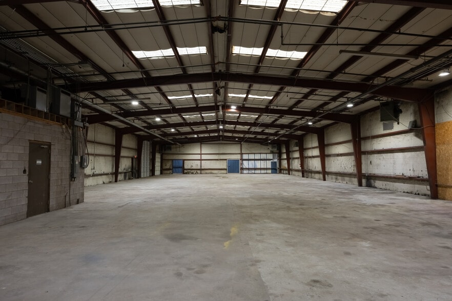 More Photos Of 901 SW 4th Ave, Amarillo Warehouse For Lease
