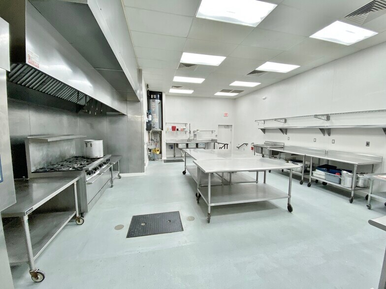 More Photos Of 1100-1146 Taft St, Rockville Warehouse For Lease