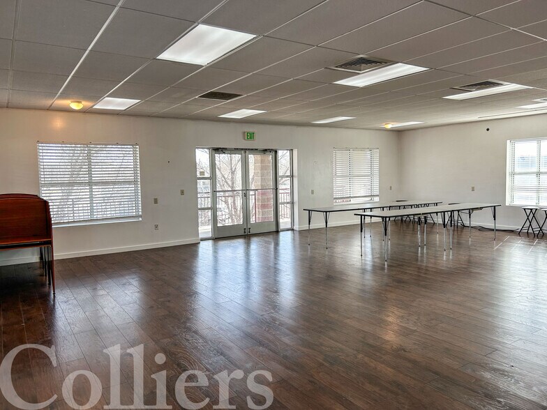 More Photos Of 605 Americana Blvd, Boise Storefront Retail Office For Lease
