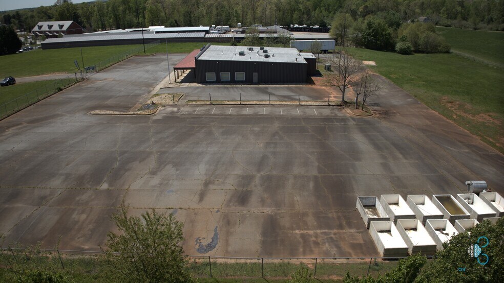 More Photos Of 3455 Keith Bridge Rd, Cumming Freestanding For Sale