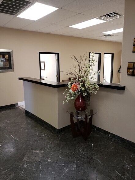 More Photos Of 8867 W Flamingo Rd, Las Vegas Office For Sale