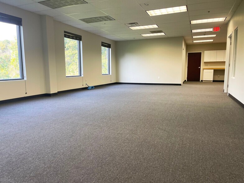 More Photos Of 150A Andover St, Danvers Office For Lease