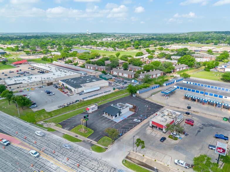 More Photos Of 316 Wilshire Blvd, Burleson Freestanding For Sale