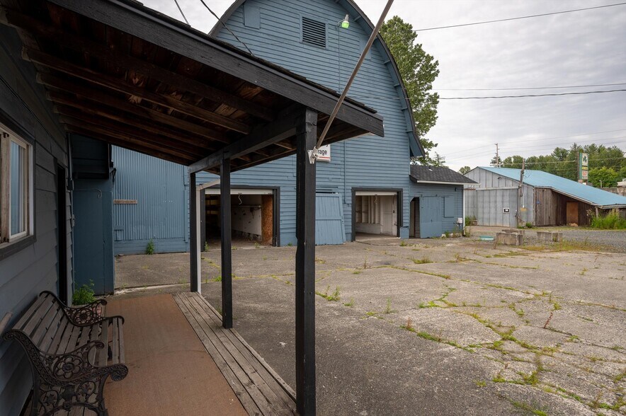 More Photos Of 120 W Smith Rd, Bellingham Service For Sale