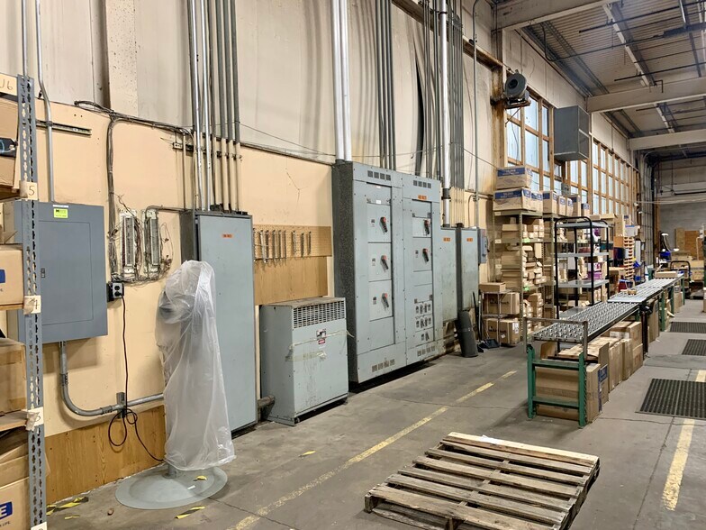 More Photos Of 6125 Lendell Rd, Sanborn Manufacturing For Lease