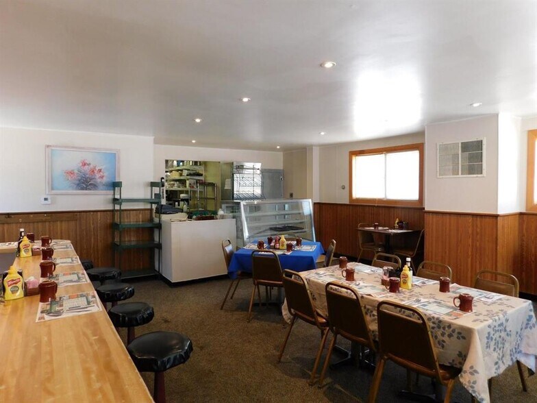 More Photos Of 200 S Fulton St, Princeton Restaurant For Sale