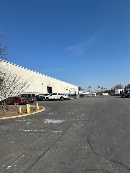 More Photos Of 8422 Wellington Rd, Manassas Manufacturing For Lease