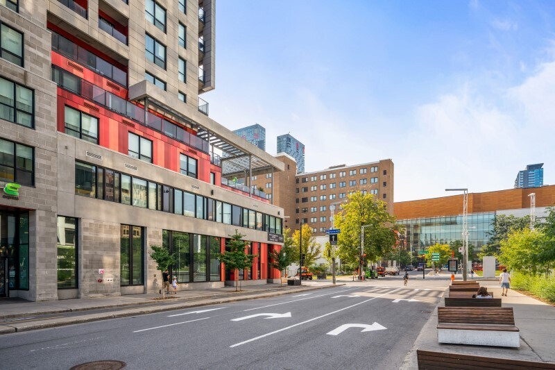 More Photos Of 20 Boul de Maisonneuve O, Montréal Apartments For Lease