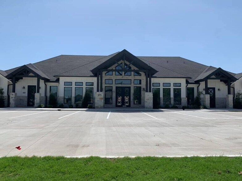 Primary Photo Of 371 Solon Rd, Waxahachie Office For Lease