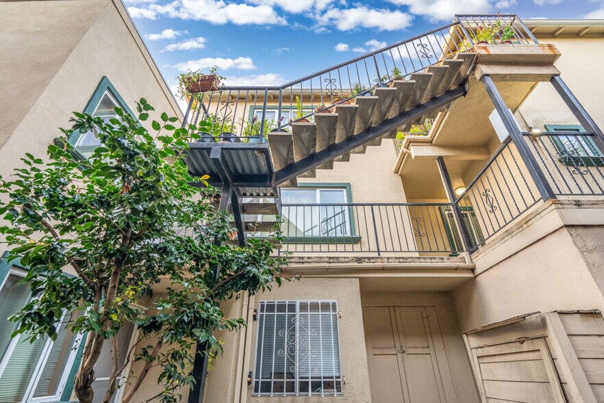 More Photos Of 539 Mandana Blvd, Oakland Apartments For Sale