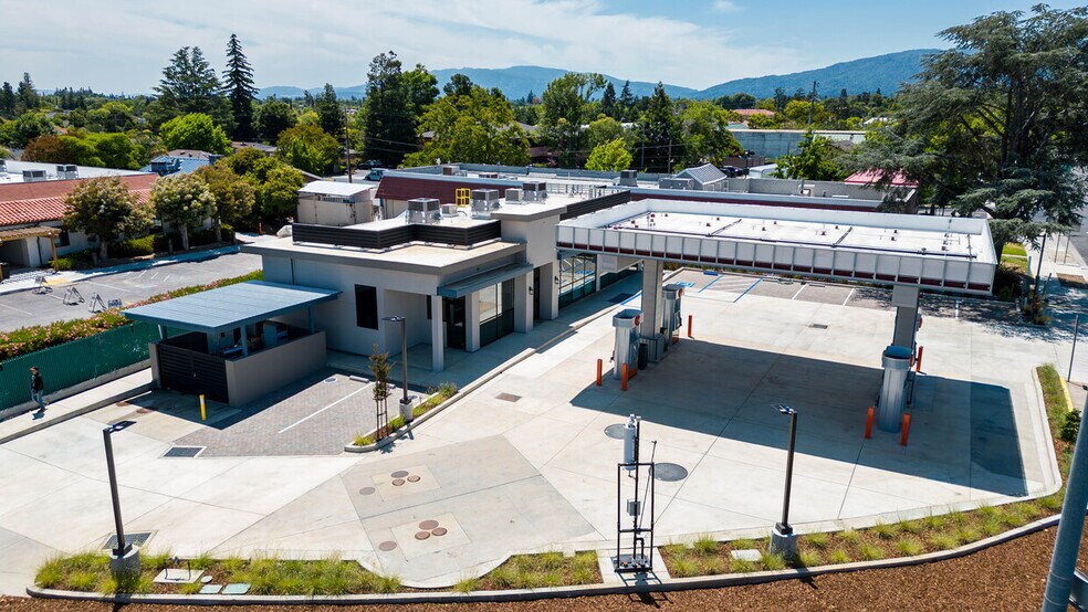 Primary Photo Of 10490 S De Anza Blvd, Cupertino Convenience Store For Lease