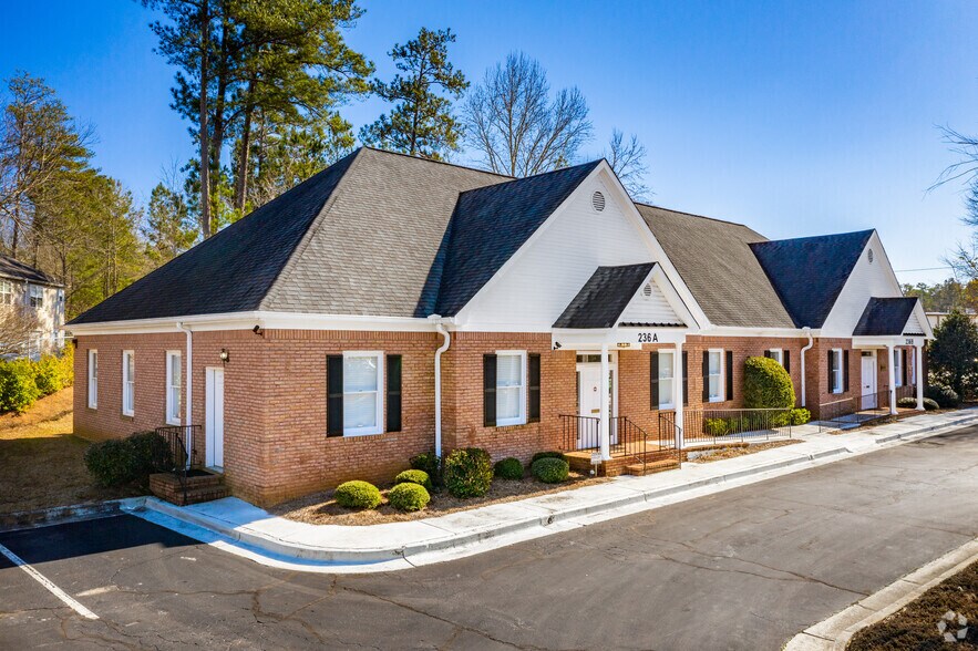 More Photos Of 236 Stockbridge Rd, Jonesboro Office For Sale