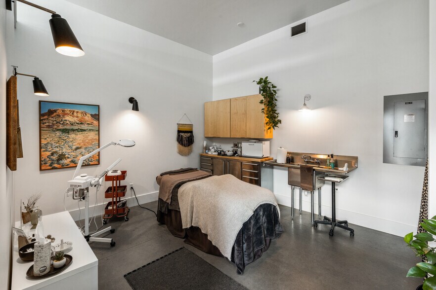 More Photos Of 387 Gallatin Park Dr, Bozeman Loft Creative Space For Sale