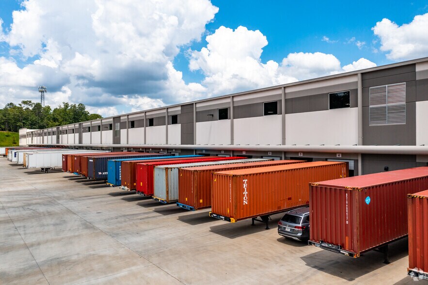 More Photos Of 965 Douglas Hill Rd, Lithia Springs Distribution For Lease