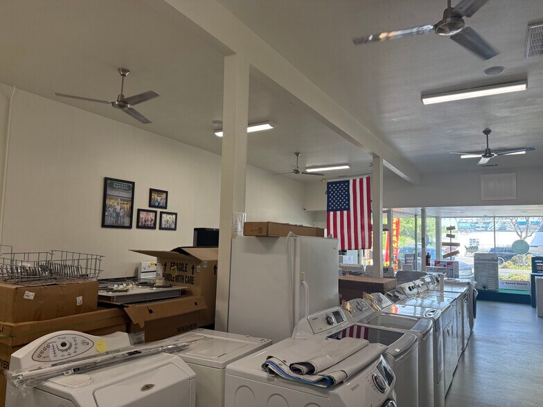 More Photos Of 1031 Whitley Ave, Corcoran General Retail For Sale