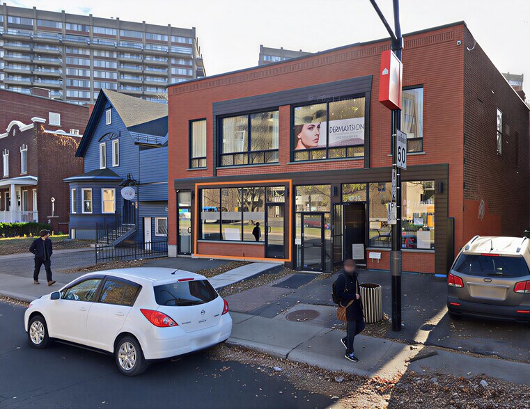 Primary Photo Of 4930-4934A Ch De La Côte-Des-Neiges, Montréal General Retail For Lease