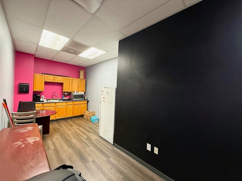 More Photos Of 213 College Park Rd, Ladson Flex For Lease