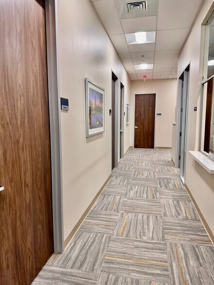 More Photos Of 5668 Edwards Ranch Rd, Fort Worth Medical For Lease
