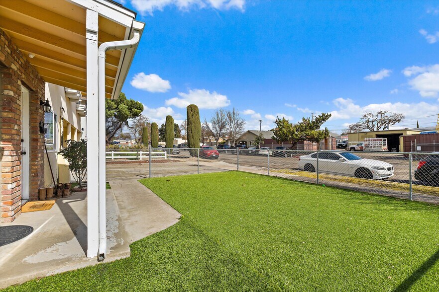 More Photos Of 2219 Oak St, Paso Robles Multifamily For Sale