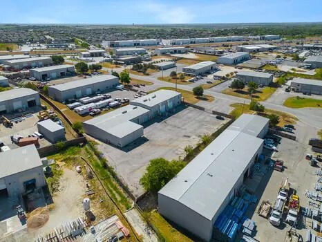 More Photos Of 200 Trademark St, Buda Warehouse For Lease