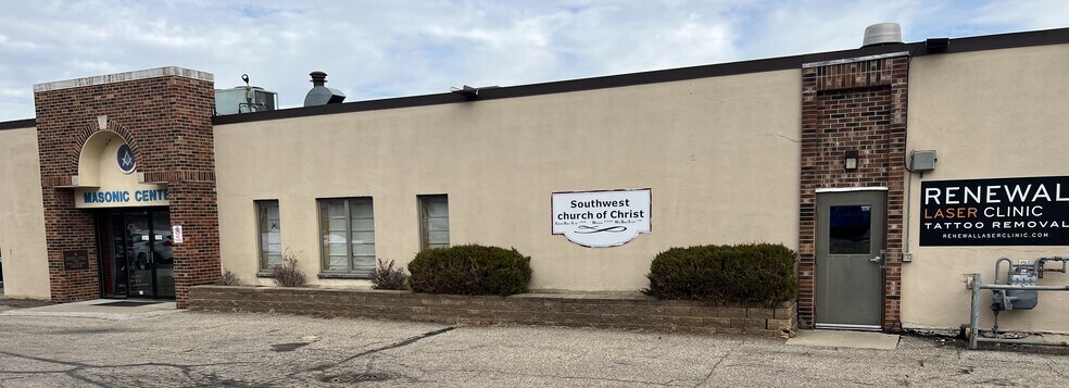More Photos Of 2002 2nd St SW, Rochester Storefront Retail Office For Sale