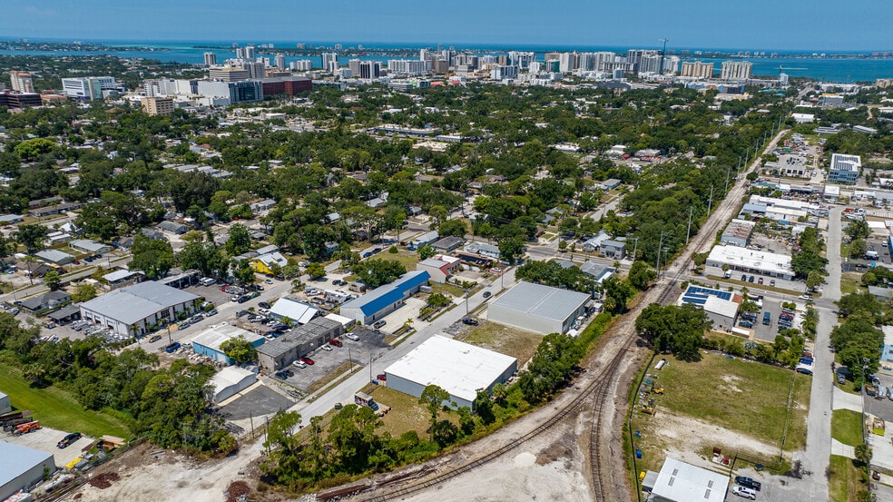 More Photos Of 2169 10th St, Sarasota Warehouse For Sale