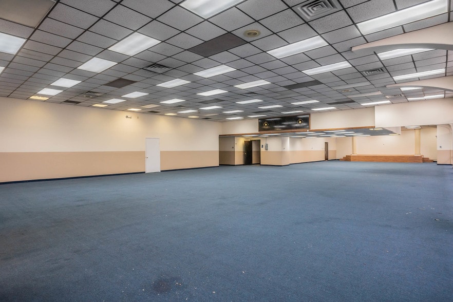 More Photos Of 321 N Stanton St, El Paso Loft Creative Space For Sale