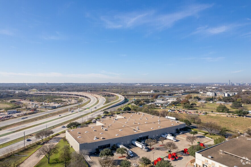 More Photos Of 800 Interchange Blvd, Austin Unknown For Lease