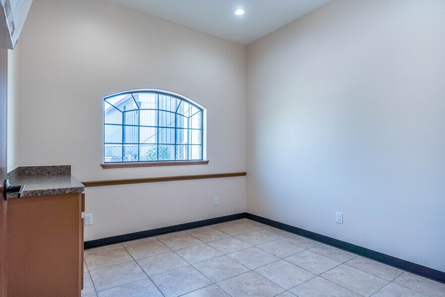 More Photos Of 3208 Broadway St, Houston Medical For Lease