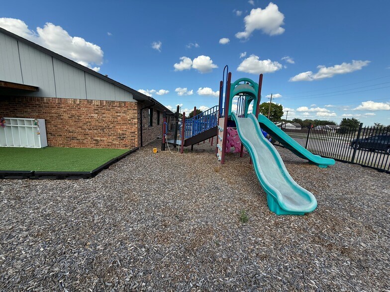 More Photos Of 548 E Bethany Dr, Allen Daycare Center For Sale