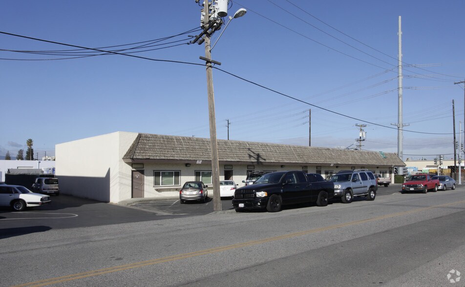 Primary Photo Of 3670-3684 Bassett St, Santa Clara Service For Lease