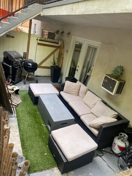 More Photos Of 2030 Holly Dr, Los Angeles Apartments For Sale