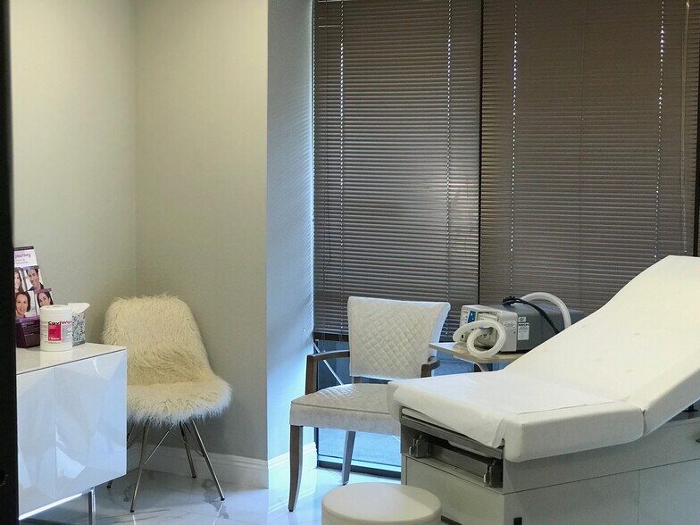 More Photos Of 3701 Birch St, Newport Beach Medical For Lease