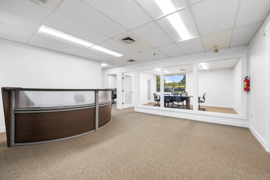 More Photos Of 55 Accord Park Dr, Rockland Office For Lease