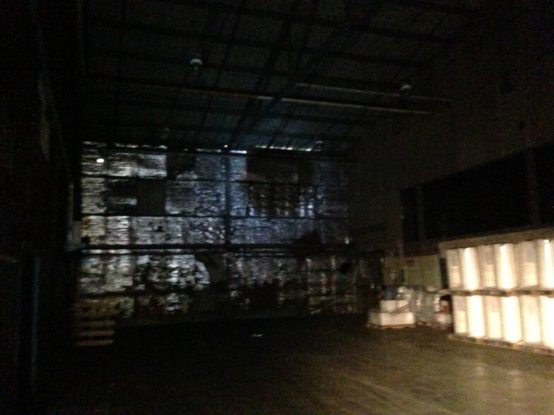 More Photos Of 157 Columbia St, Lee Warehouse For Sale