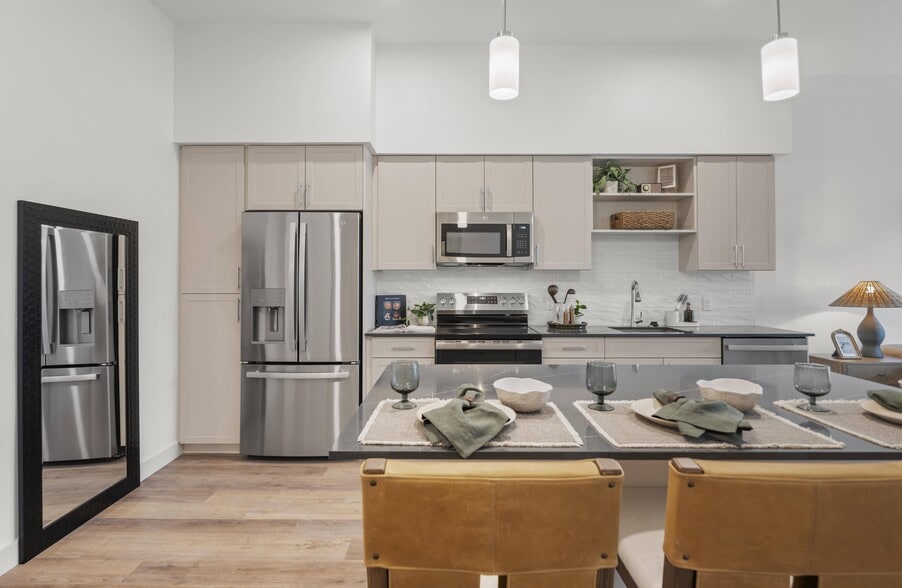 More Photos Of 266 Canal St, Salem Apartments For Lease