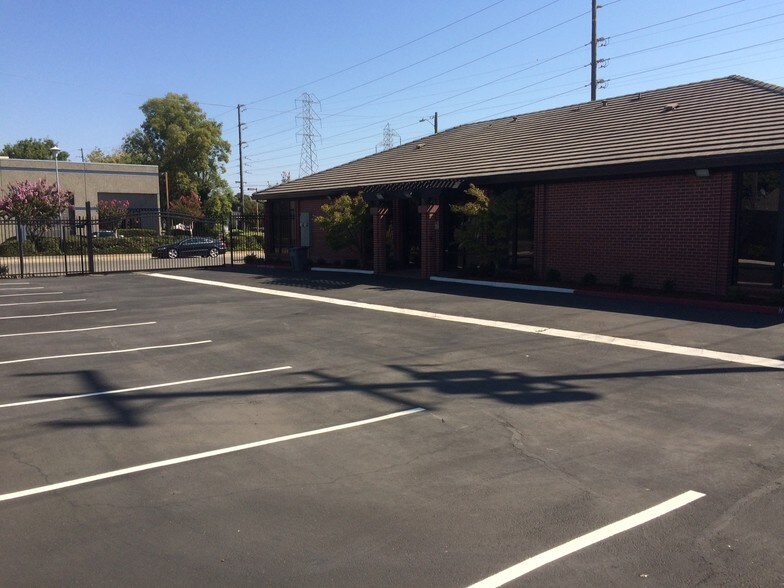 More Photos Of 4206 Power Inn Rd, Sacramento Office For Sale
