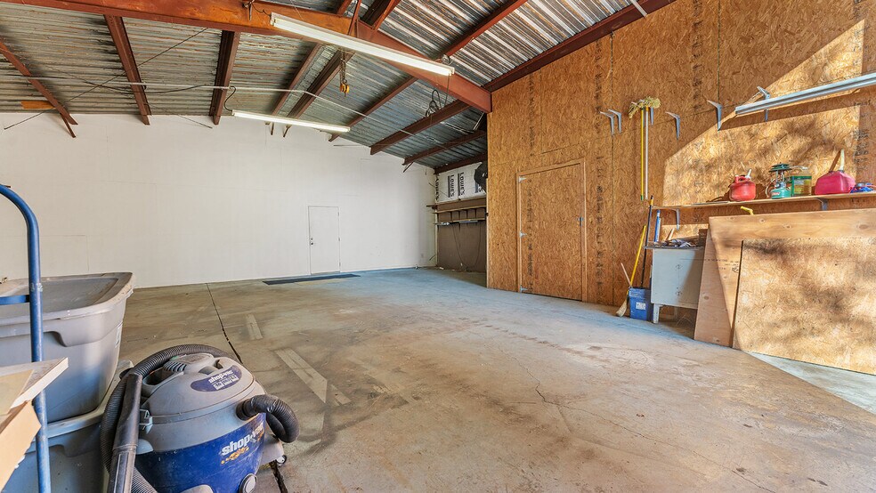 More Photos Of 1320 E Pump Station Rd, Fayetteville Light Manufacturing For Sale